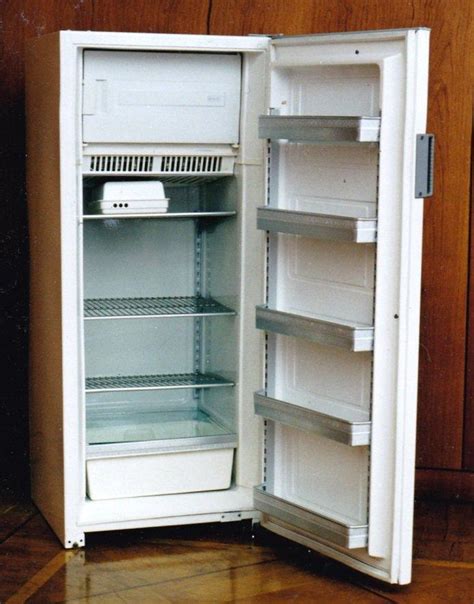 Холодильник зил