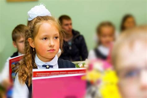 Будет ли выплата школьникам в 2022 году от путина 10000 рублей к школе