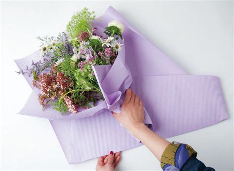 Как завернуть цветы в бумагу