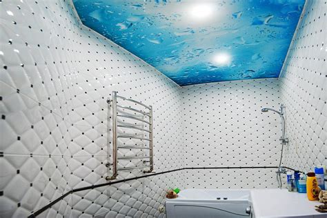 Какой потолок лучше сделать в ванной комнате и в туалете