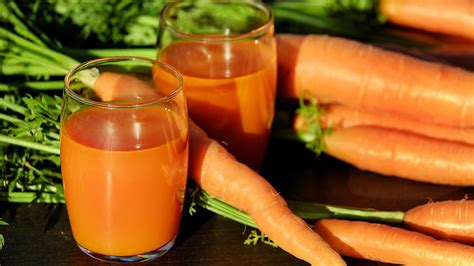 Морковный сок польза и вред