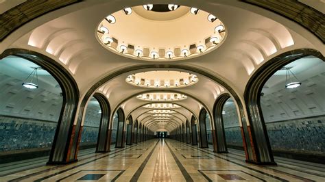 Самая глубокая станция метро в москве