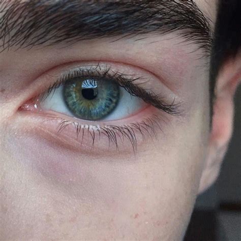 Серо голубые глаза у мужчин