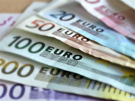 Сколько стоит евро