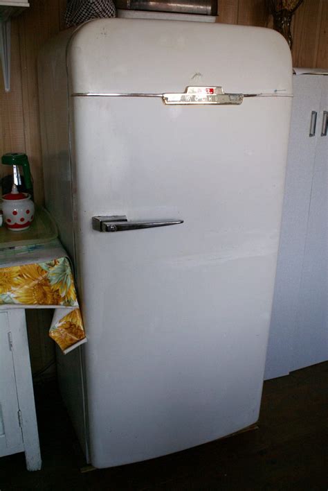Холодильник зил
