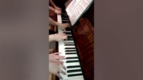 Игра на пианино