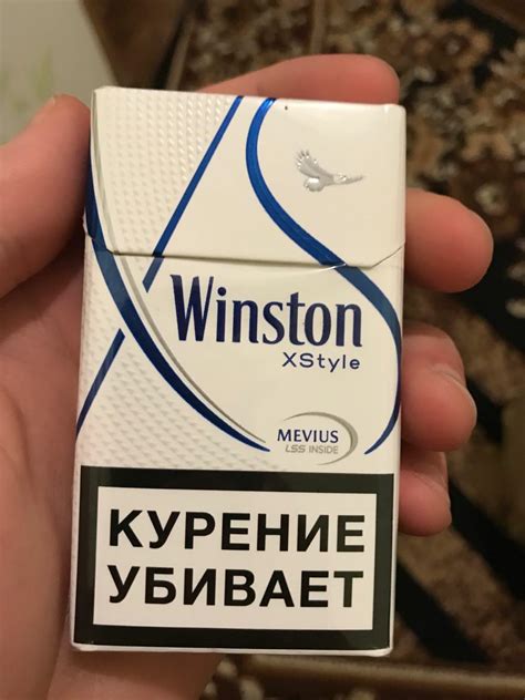 Курит не меньше чем винстон